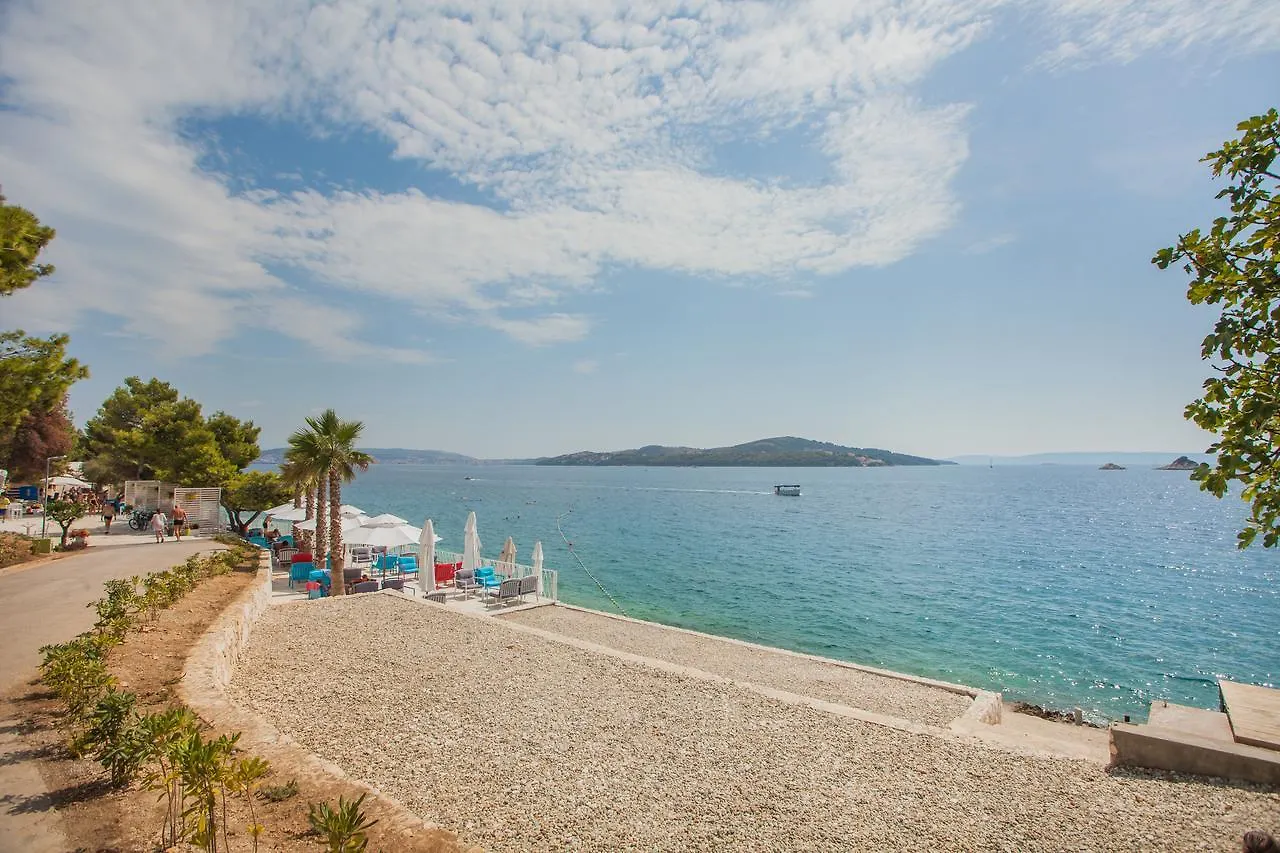 Mediteran Travel Mobile Homes Belvedere Seget Vranjica